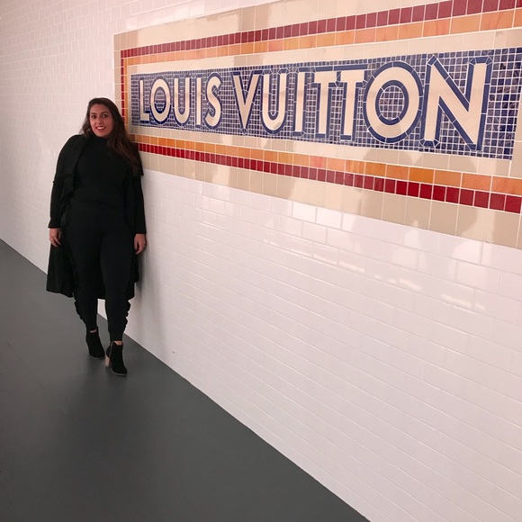 Meet your Posher, Khushboo - Picture 4 of 5